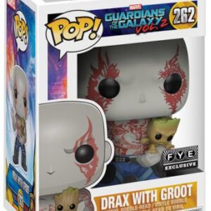 Drax tenant Groot dans ses bras