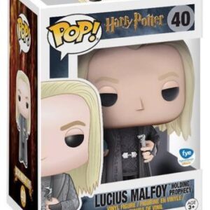 Lucius Malfoy tenant prophétie